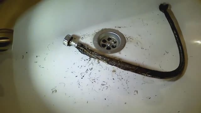 Потекла гибкая подводка смесителя. смотреть онлайн