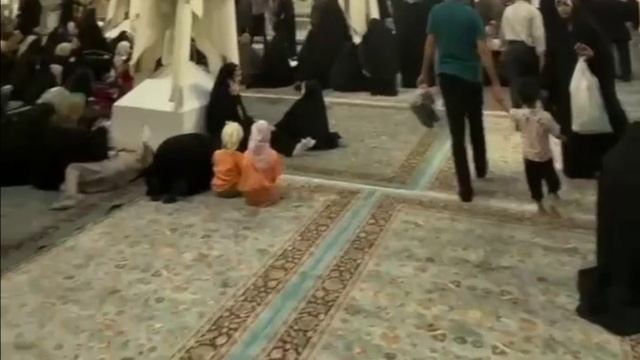 ⚡️В Тегеране с мечети внезапно исчез красный флаг мести... смотреть онлайн