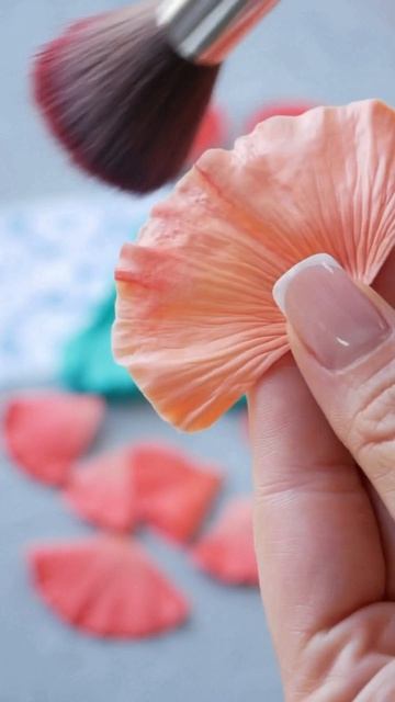 Лепестки мака из полимерной глины на новом вайнере