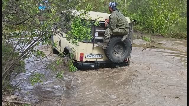 "Два дня оффроуда в глухий лесах на "майских" праздниках .
более 100 км по лесу. смотреть онлайн