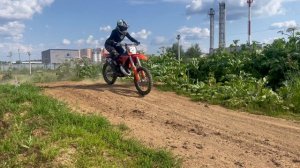 Школа мотокросса ZRT Тренировка прыжков и поворотов