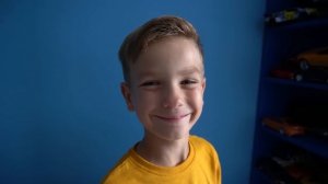 Марк использует литые автомобили как профессионал