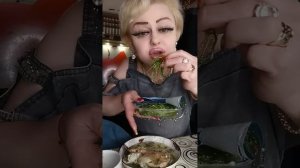 ПОКУШАЕМ ДЕВОЧКИ!