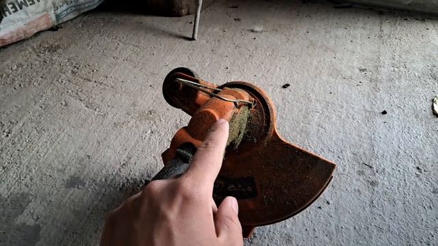 Аккумуляторный триммер для травы за 2000 рублей - стоит ли покупать?