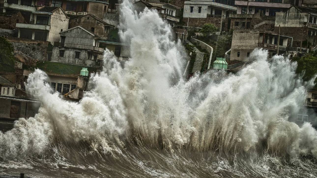 Стихийные Бедствия Китая: Ураганы, Смерчи, Торнадо и Наводнения… смотреть онлайн