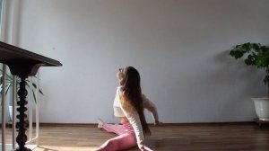 CALMING YOGA STRETCHING HOME WORKOUT