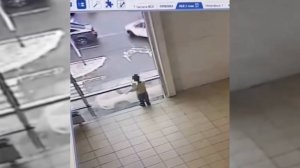 «Я даже среагировать не успела»: мать разбившегося в ТЦ ребенка дала комментарий