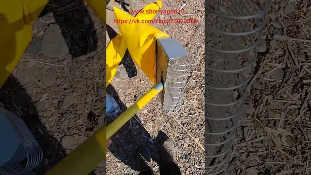 Сбор Ягод. Обзор нового инструмента на 2025 год. Комбайны, грабли, ковшики,ловушки. смотреть онлайн