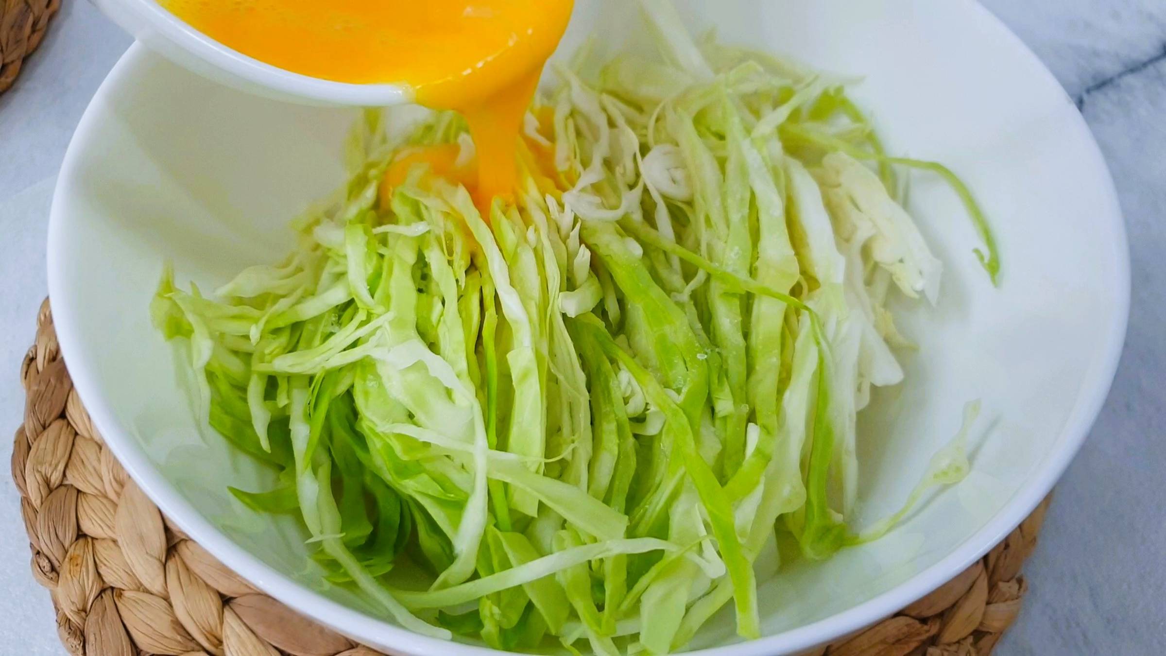 Капуста вкуснее пиццы! Просто добавьте яйца. Простой, быстрый и очень вкусный рецепт