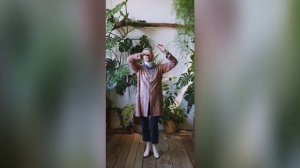 18-06-2025. А старой я буду завтра, отличная, весёлая песня.