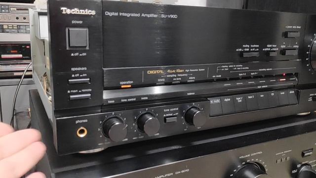 Technics V90