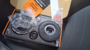 Замена штатных динамиков в Skoda Octavia A7 на DL Audio Anaconda 165 Comp