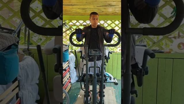 Юра активно занимается смотреть онлайн