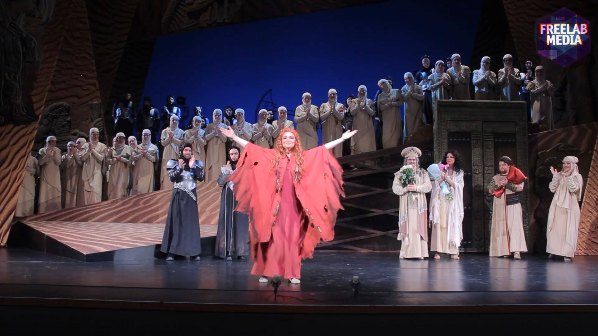 Поклоны. Геликон-опера «НАБУККО» (Екатерина ЧУДОТВОРОВА)