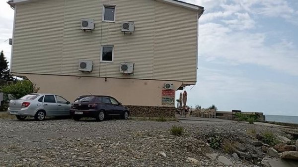 Море в Лоо 18.06.2025. Прохладно и штормит ((