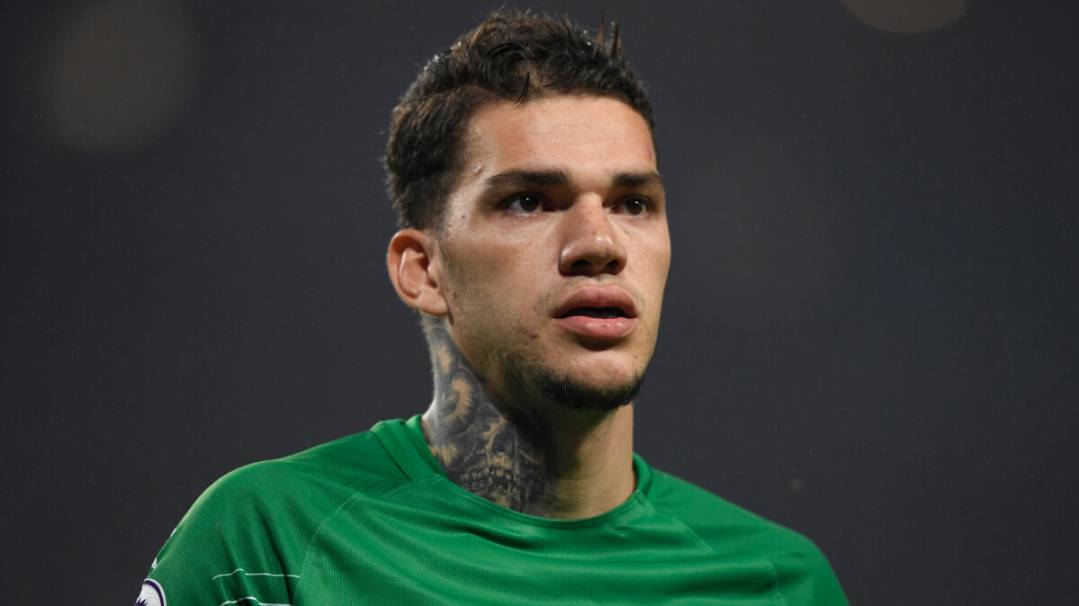 Топ 10 лучших сейвов вратаря Манчестер Сити - Эдерсона!