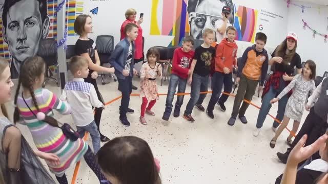 Новогодняя youtube-вечеринка для Артёма / Тусим у мужа на работе смотреть онлайн