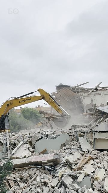 Как сносят столетнее здание бывшего Дома культуры в Казани смотреть онлайн