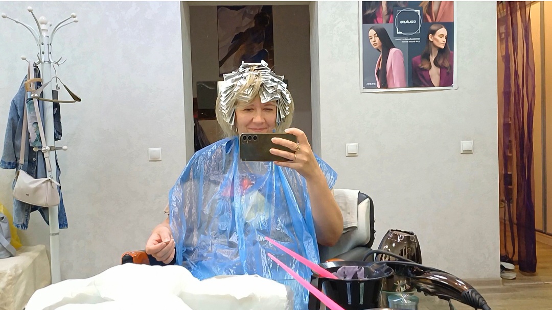 Новая причёска перед поездкой на море/Обалденный салат с сухариками смотреть онлайн