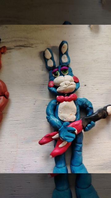 Слепил аниматроников из пластилина