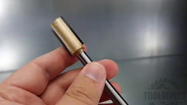 ФрезаМДФ, ЛДСП, дерево, пластик прямой формы пазового типа для фрезера ручного с врезным зубом Z2+1 смотреть онлайн