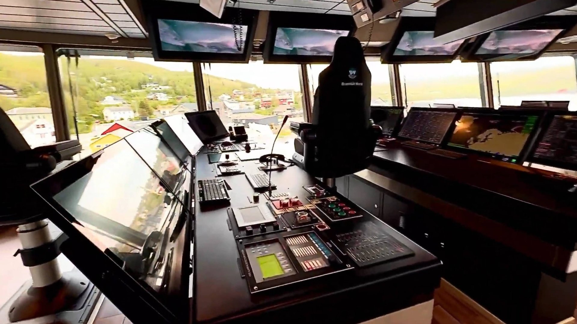 Современный корабль. Супер! смотреть онлайн