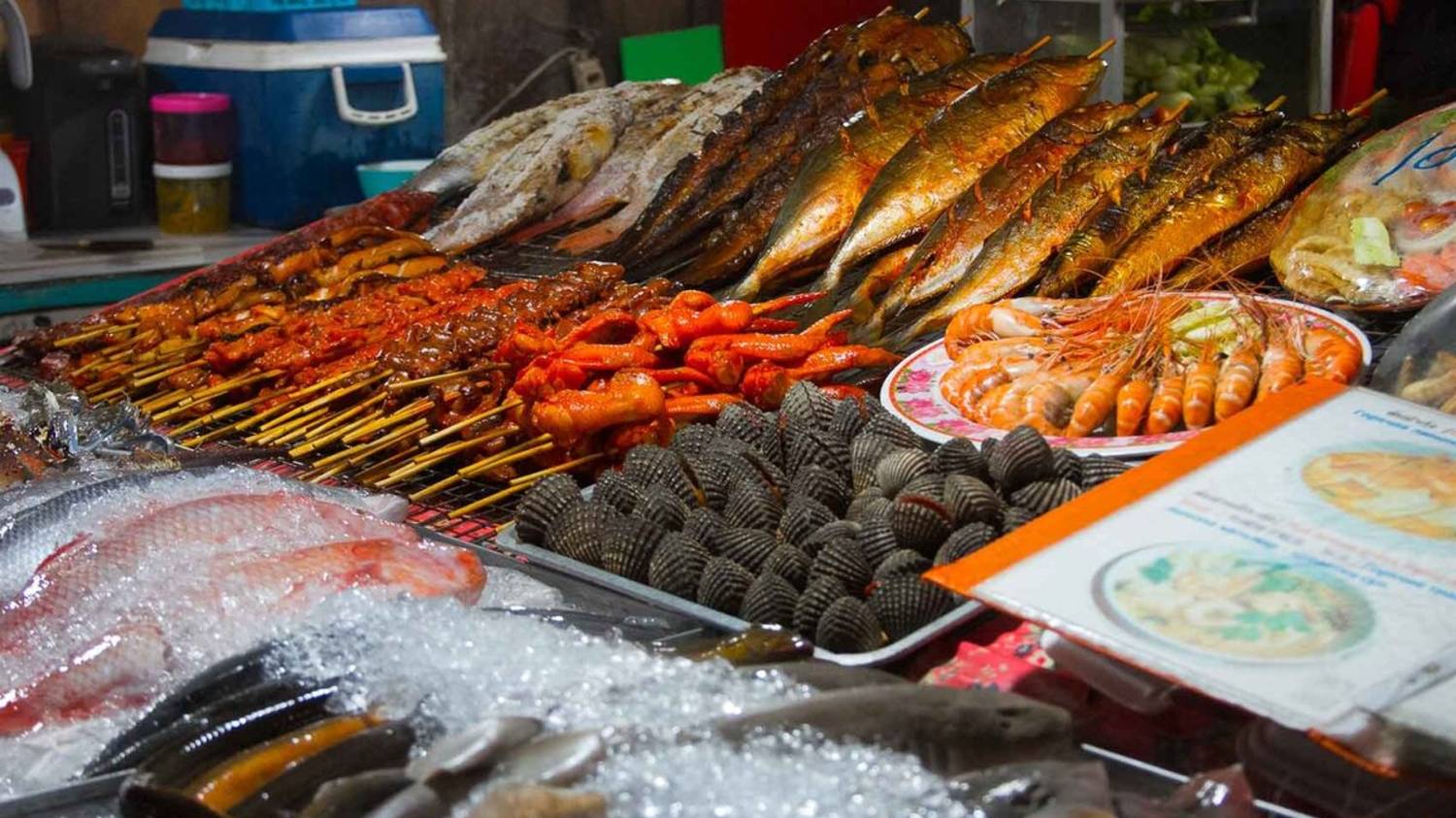 Ночной рынок и лучший пад-тай в Таиланде 🌙🍜 #PadThai #УличнаяЕда #НочнойРынок смотреть онлайн