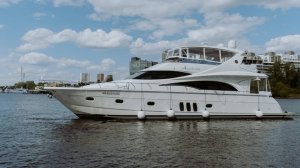 Аренда роскошной ВИП яхты Marquis 690