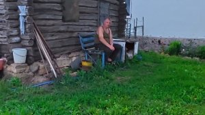 Домик у Церкви Сельская жизнь. Решили что так экономнее. Работа на огороде не кончается