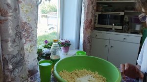 Заготовка из хрена для окрошки.