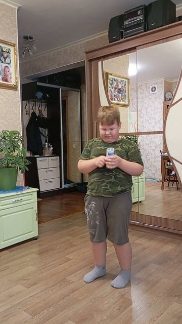 пробуй самую кислую конфетку на земле-реакция.