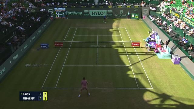 Даниил Медведев одержал 400-ю победу в карьере над "Халисом" | Halle 2025 смотреть онлайн
