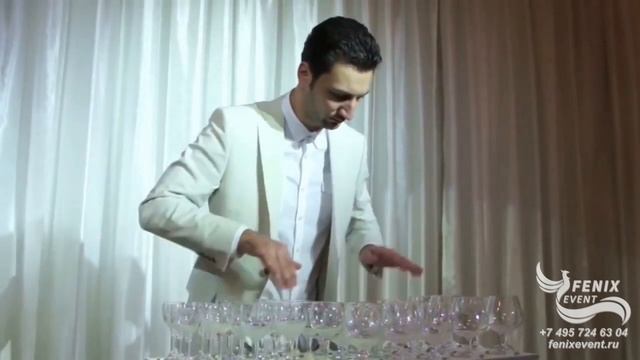 Музыкант на бокалах на праздник и свадьбу в Москве - заказать шоу Поющие бокалы на корпоратив смотреть онлайн