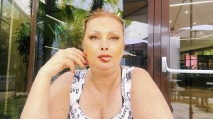 День 4 отдых в Сочи\ Завтрак\ Кучканар явно испытывает зависть к «Халявному» отдыху своей сестры)))