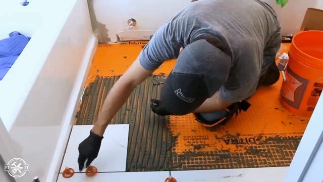 Как укладывать плитку на пол пошаговая инструкция своими руками. Керамогранит в ванной смотреть онлайн