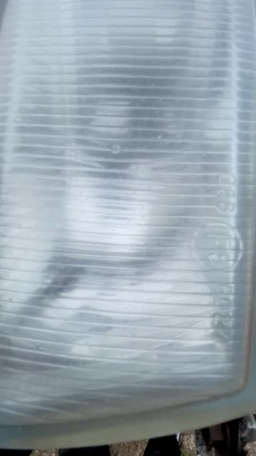 Полировка стеклянных туманок на Saab