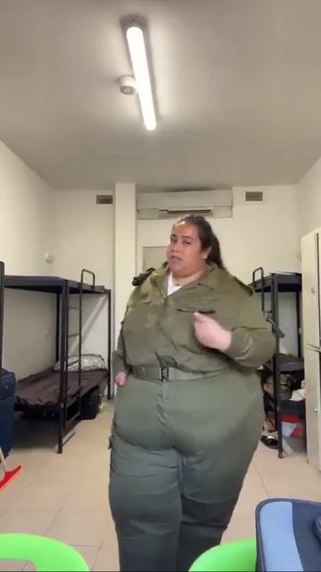 В армии Израиля очень хорошо кормят!!!!