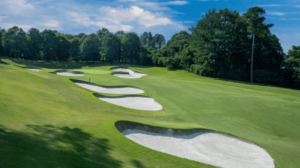 Гольф в  6.13 утра в TPC Sugarloaf в Дулуте, США  | Расслабляющий гольф