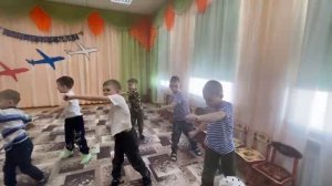 ВДВ с неба привет! танец в детском саду.mp4