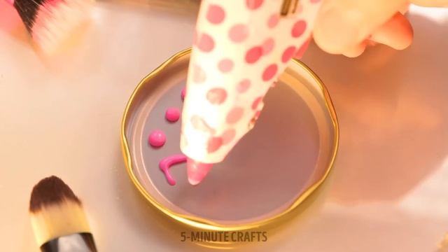 MUST-TRY GLUE GUN HACKS CREATIVE CRAFT IDEAS смотреть онлайн