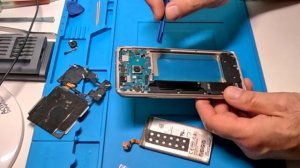 Как заменить аккумулятор смартфона Samsung Galaxy S8+