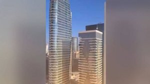 Момент прилета у основания небоскреба в Тель-Авиве засняли на видео