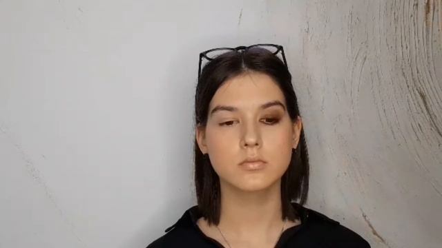 Макияж для девушек, которые носят очки // Красивый макияж под очки смотреть онлайн