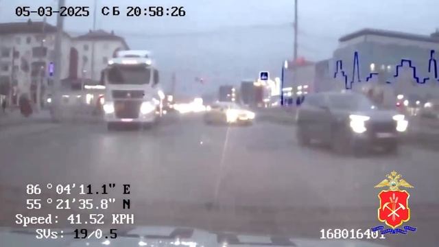 В Кемерове полицейские привлекли к ответственности двух несовершеннолетних мотоциклистов смотреть онлайн