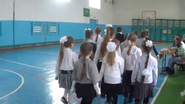 3 класс   2015год   Смотр строевой песни.