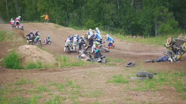 Мотокросс с колясками нарезка смотреть онлайн