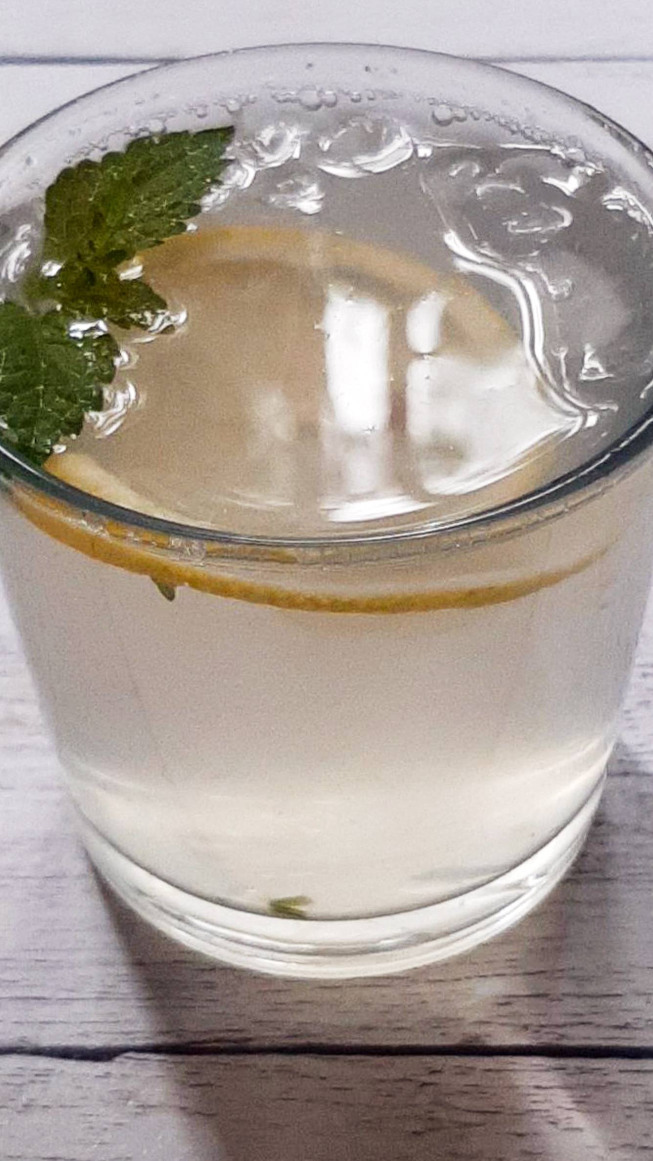 Лимонад с ревенём. Освежающий летний напиток. Дюжина рецептов домашних лимонадов (6). смотреть онлайн