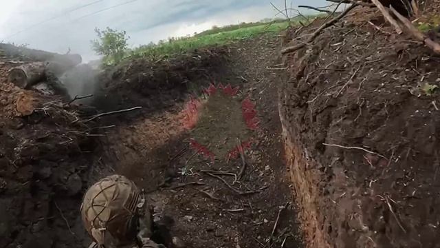 Эпизоды боевой работы разведчиков армейского спецназа России в зоне СВО смотреть онлайн