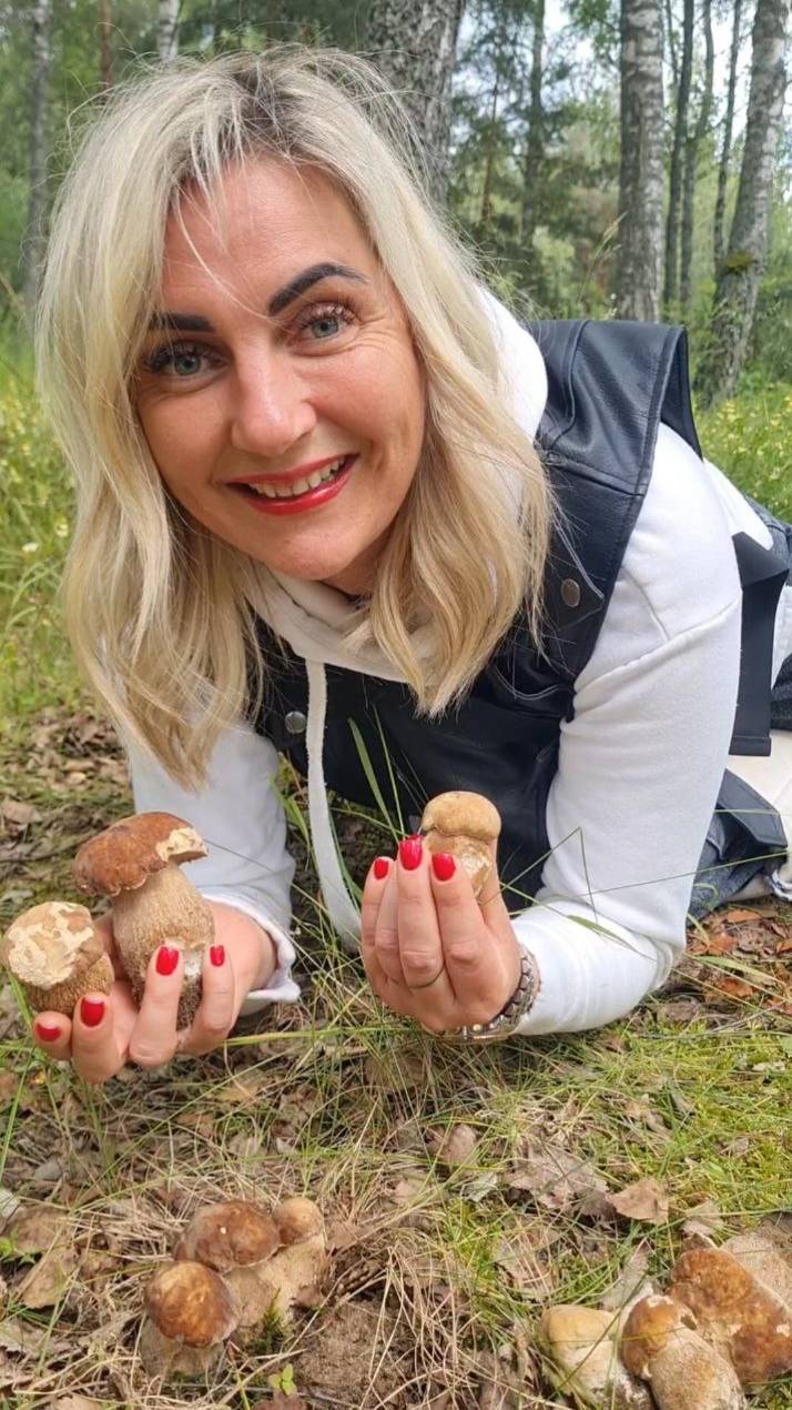 БЕЛЫЕ ГРИБЫ со всех сторон. ТИХАЯ ОХОТА 2025, сбор грибов в лесу. смотреть онлайн