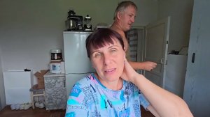 Домик у Церкви Сельская жизнь. Обиделась и захотела спать.  Без шуток никуда